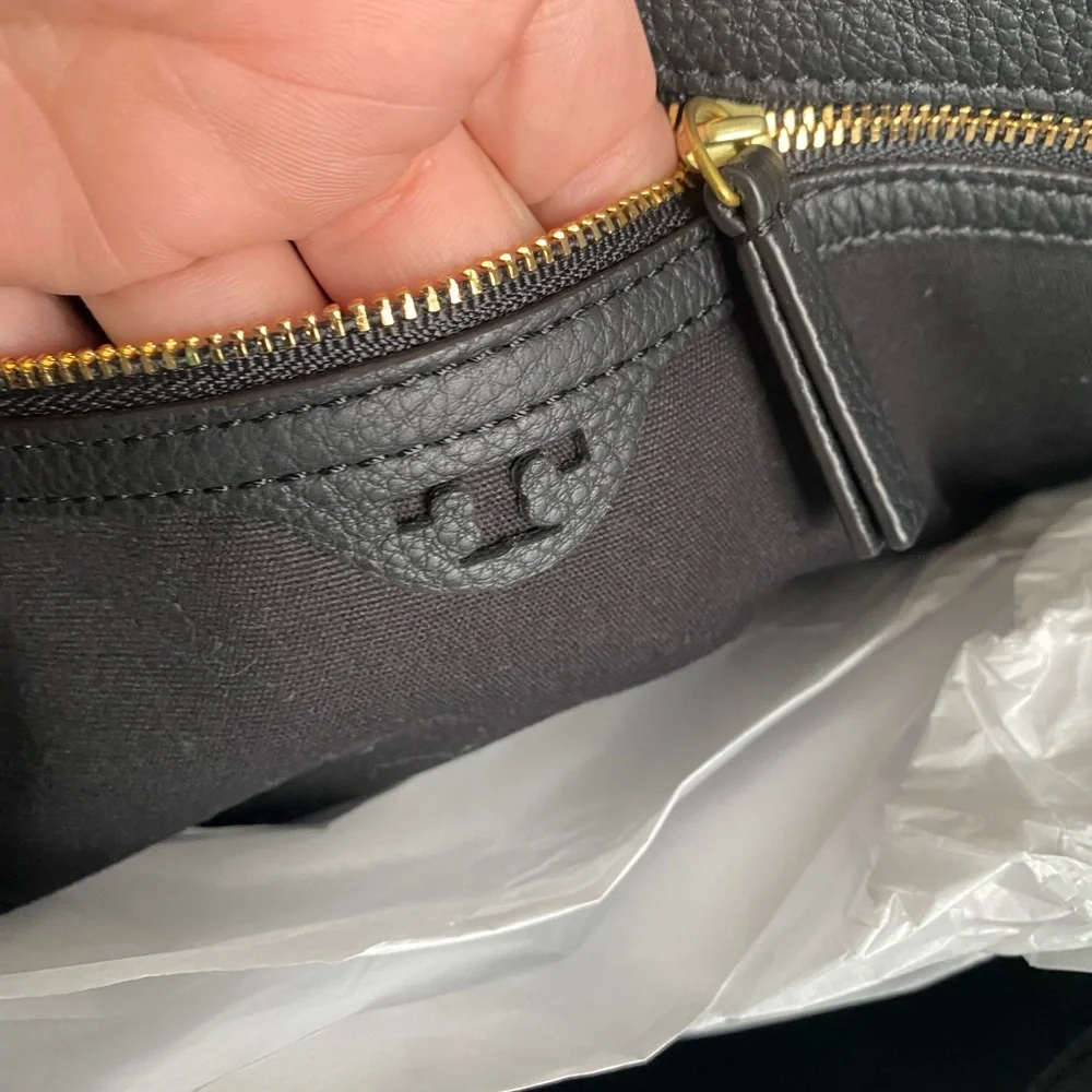 Tory Burch Gemini Belted Shoulder Bag Black Pebbled Leather Minimalist